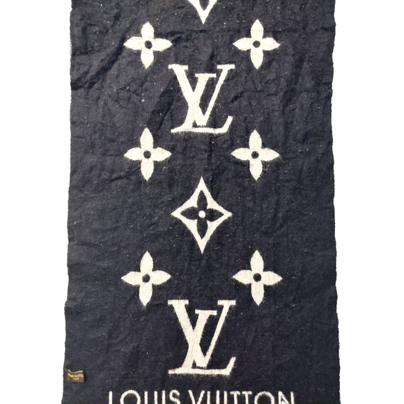 LOUIS VUITTON LV Reykjavik Black & Grey Reversible Cashmere Scarf Pre-Owned $995 - Picture 8 of 16